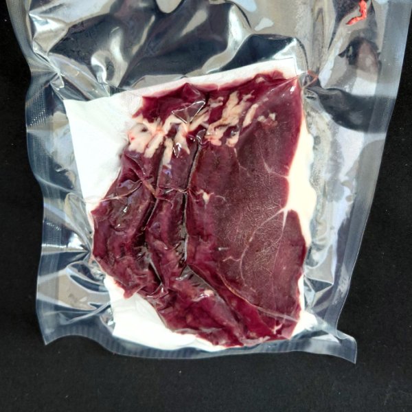 画像1: こっそり販売　ヒグマ　モモ肉2mmスライス　300g (1)